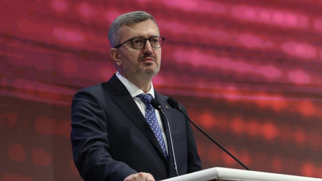 İletişim Başkanı A Milli Erkek Basketbol Takımı'nı kutladı