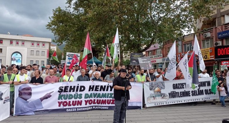 Küresel Sumud Filosu Bursa’da selamlandı Küresel Sumud Filosu Bursa’da selamlandı