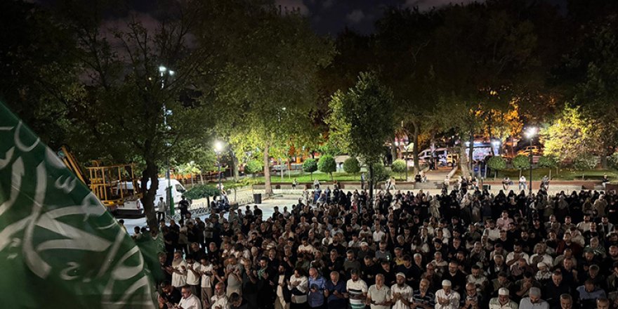 Saraçhane’de eller Gazze için semaya yükseldi: Katar’a Sumud’a direnişe bin selam!