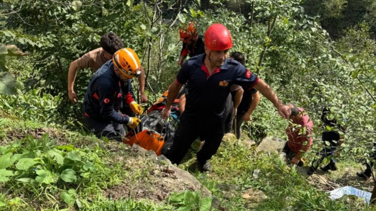 Giresun’da otomobil dereye yuvarlandı: 1 ölü 1 yaralı