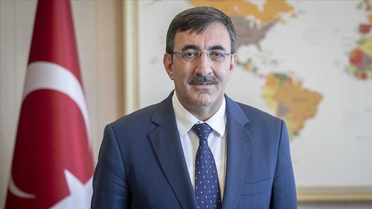 Cumhurbaşkanı Yardımcısı Yılmaz, canlı yayında soruları yanıtladı