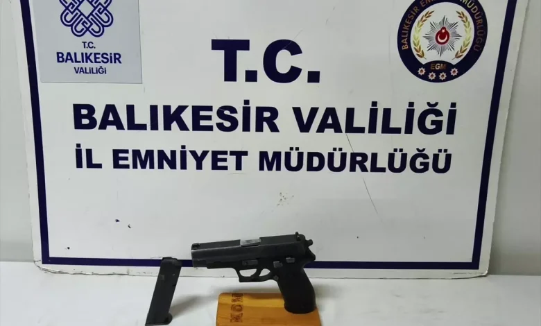 Edremit’te Ruhsatsız Tabanca ve Mermi Ele Geçirildi