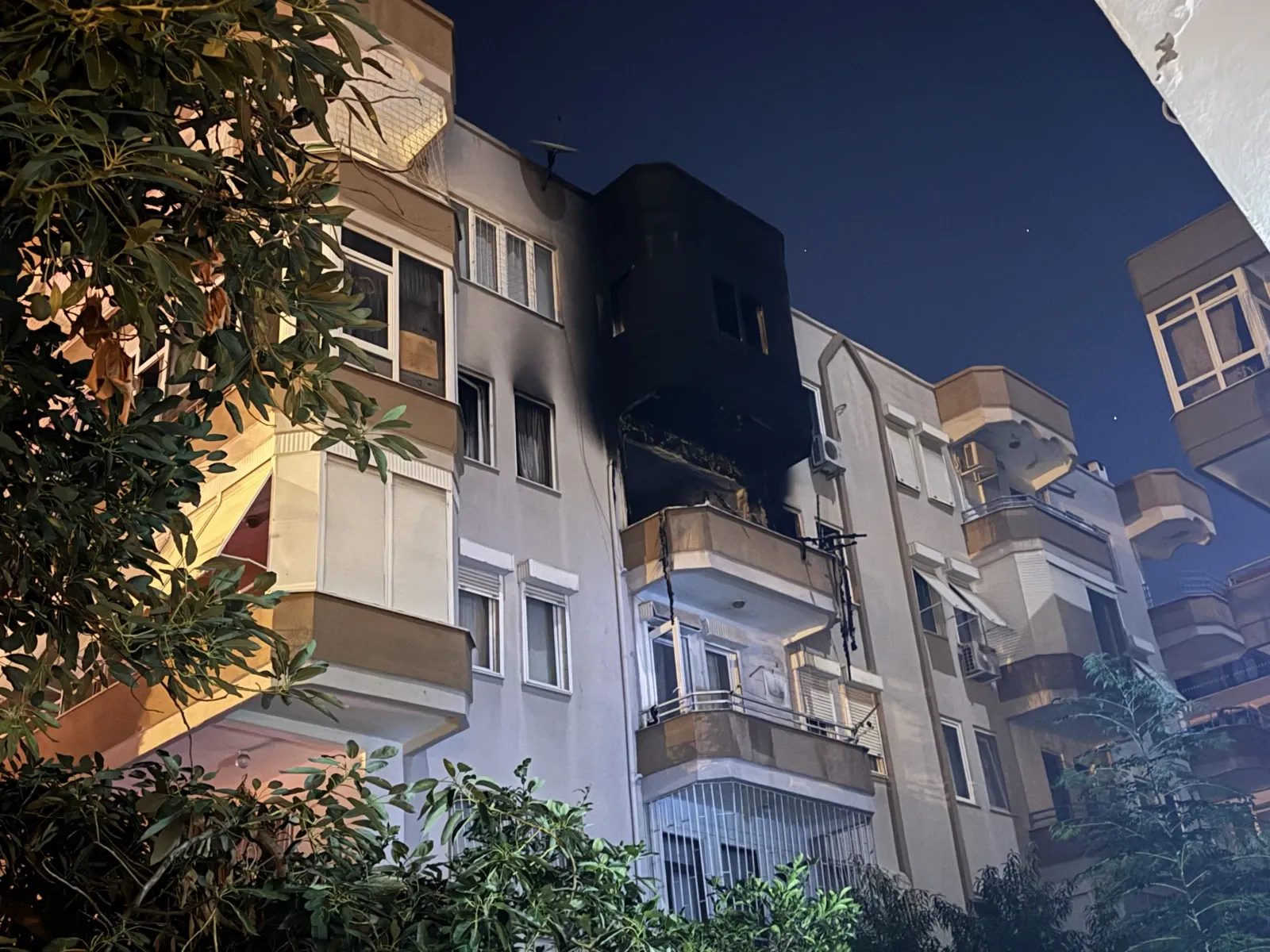 ASAYİŞ Alanya’da yangın faciası! 1 kişi öldü, 1 kişi yaralandı