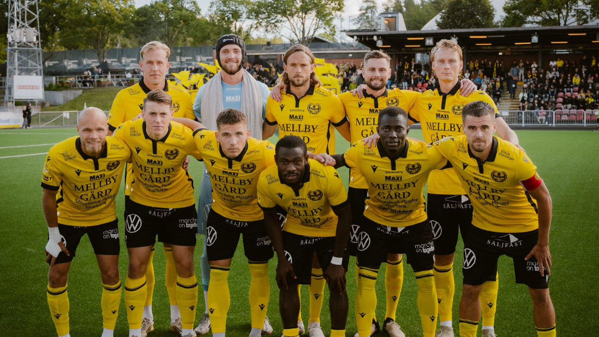 İsveç’in 800 kişilik köy takımı Mjallby, şampiyonluğa 1 galibiyet uzakta İsveç’in 800 kişilik köy takımı Mjallby, şampiyonluğa 1 galibiyet uzakta