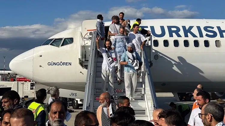 137 Aktivist Türkiye’de: ‘Ablukayı Kırdık, Moralleri Çok Bozuk’