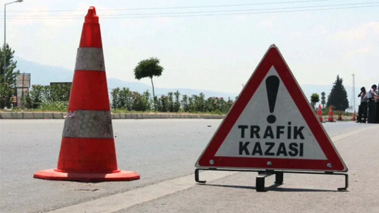 ASAYİŞ Sarıyer’de şarampole devrilen kamyonetteki 2 kişi yaralandı